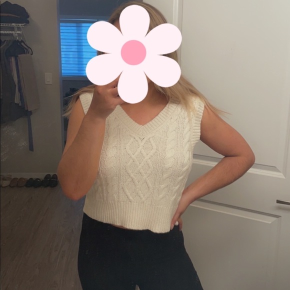 Women’s American Eagle Cable Knit Sweater Vest NWT - Picture 7 of 8